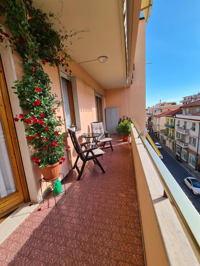 Casa Dell Amore 3 Sanremo Bagian luar foto